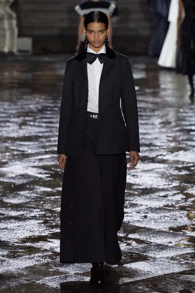 Look 48